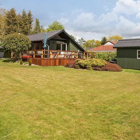 Holiday home Three-bedroom Holiday In 10